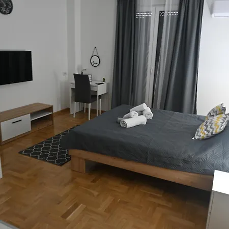 Riverside Apartment *