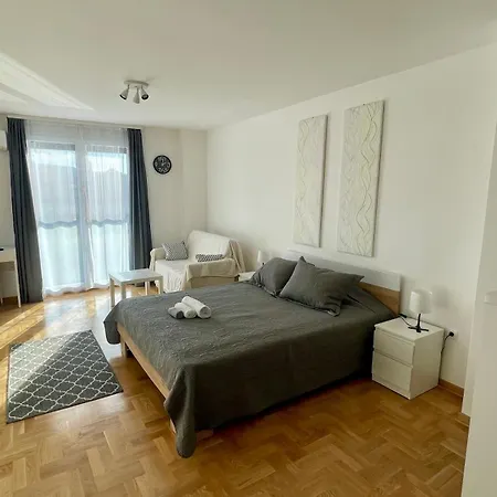 Apartment Riverside Ni